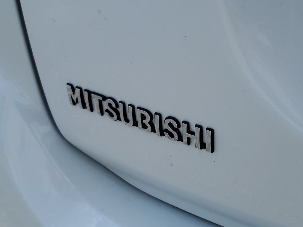 Used 2018 Mitsubishi Outlander ES AWD/4WD image 8