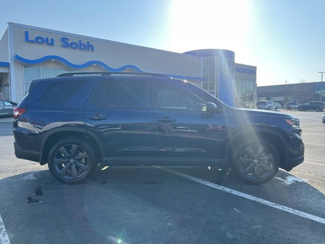 Certified 2025 Honda Pilot Sport image 5