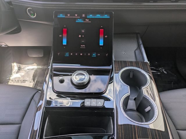 New 2026 Cadillac Escalade ESV Luxury w/ LPO, Radiant Package AWD/4WD image 23