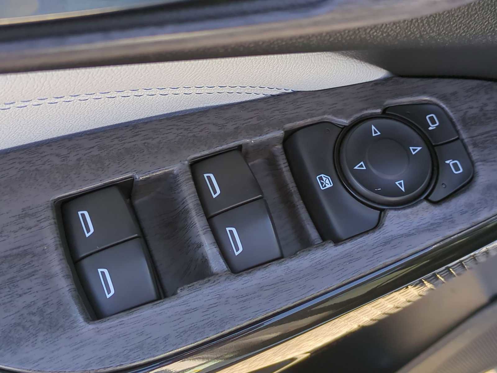 Used 2024 Chevrolet Trax LT w/ Driver Confidence Package image 11