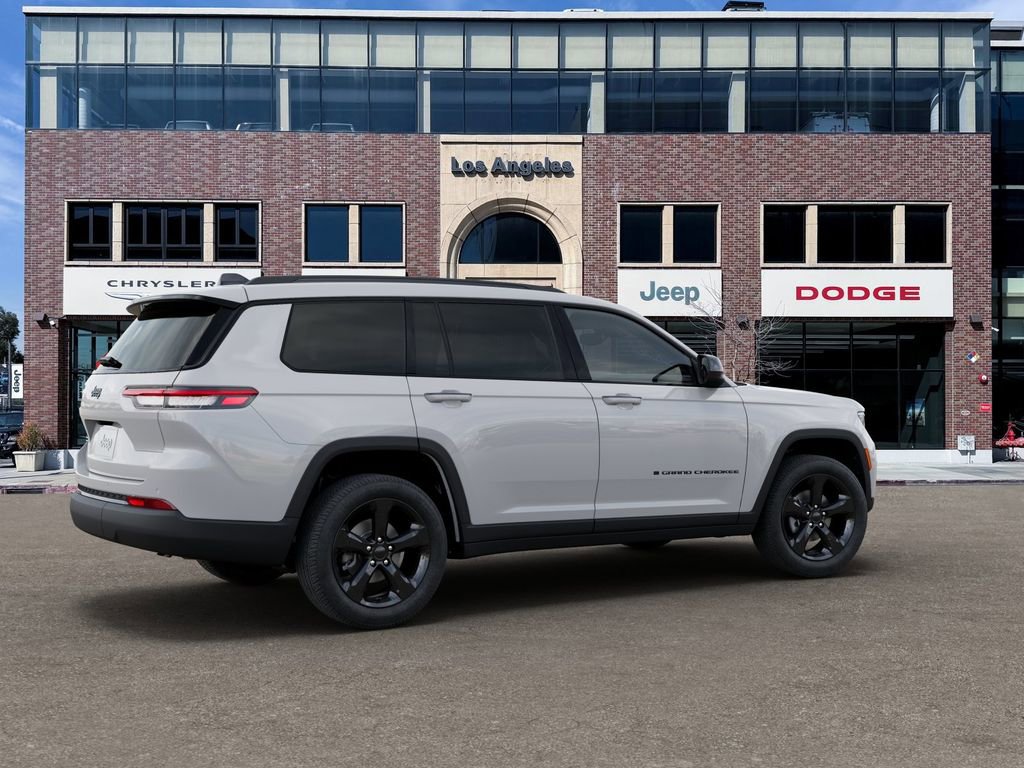 New 2025 Jeep Grand Cherokee L Altitude image 4