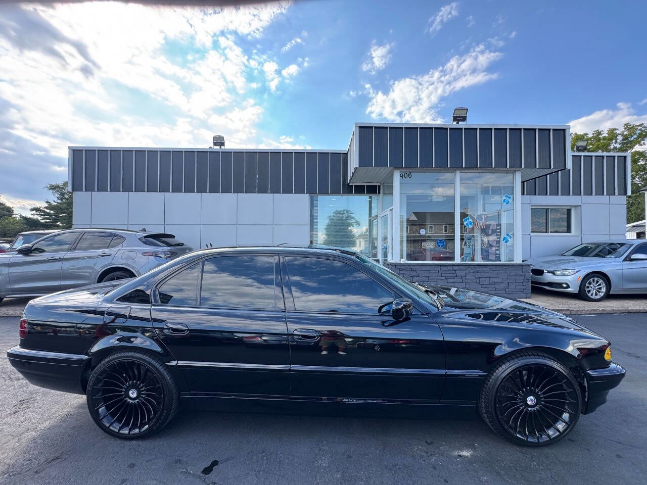 Used 2001 BMW 740i RWD image 9