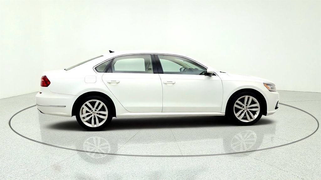Used 2018 Volkswagen Passat 2.0T SE FWD image 4