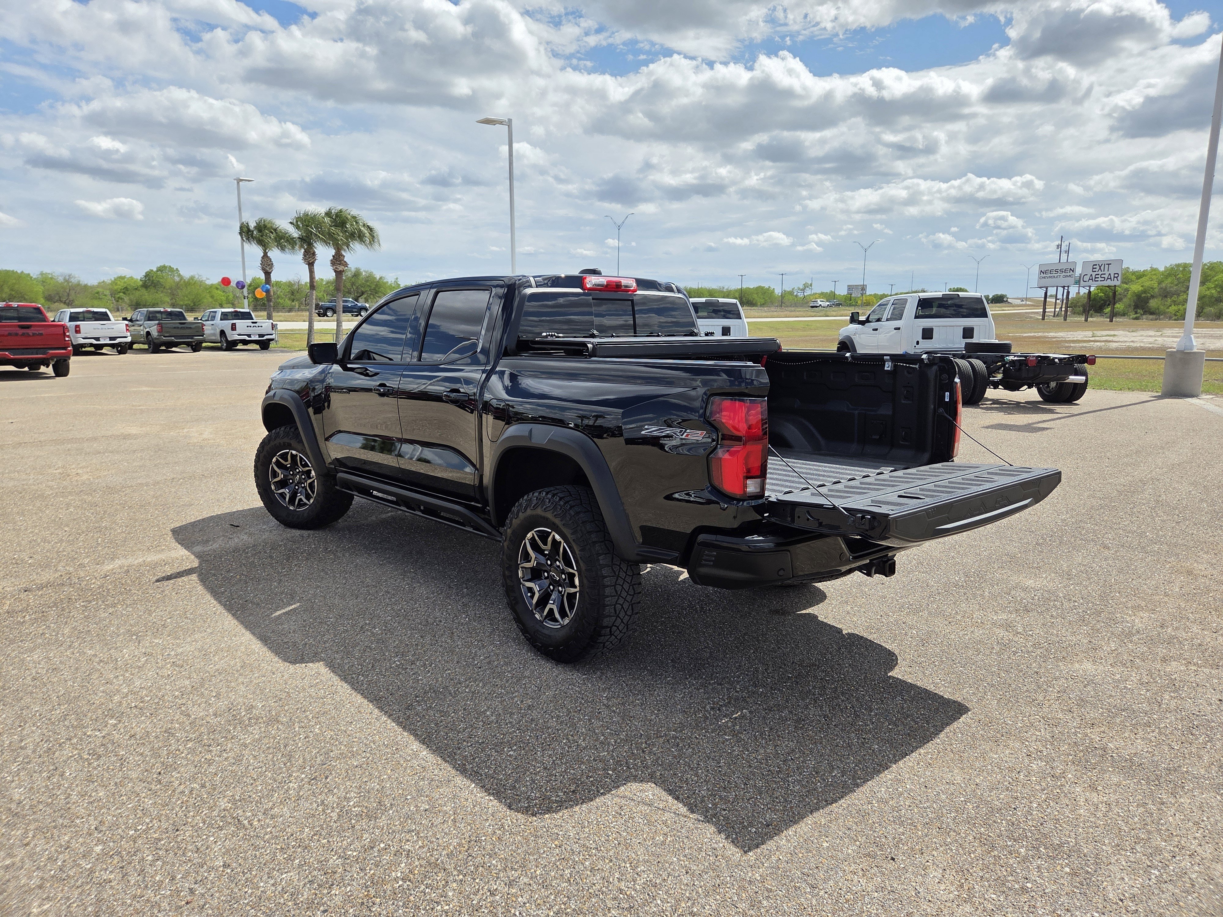Used 2024 Chevrolet Colorado ZR2 w/ ZR2 Convenience Package III image 26