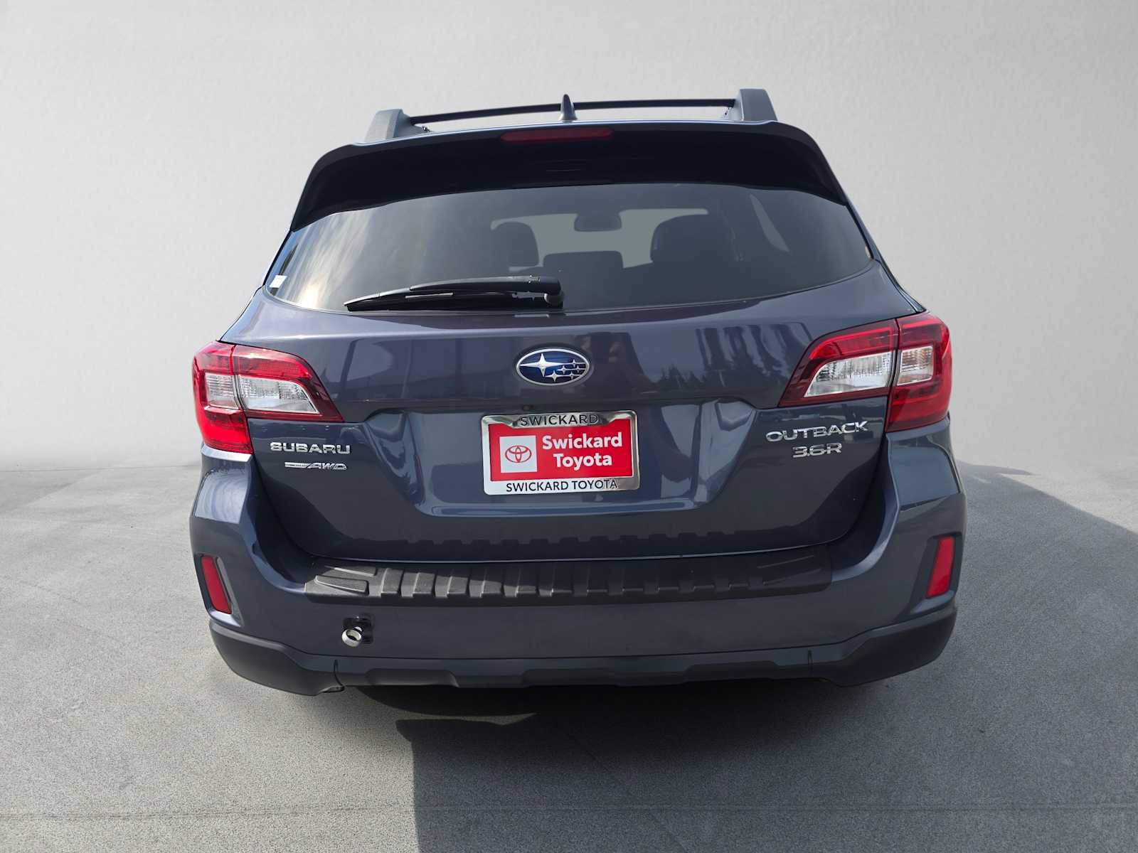 Used 2017 Subaru Outback 3.6R Limited w/ Popular Package #5 AWD/4WD image 4