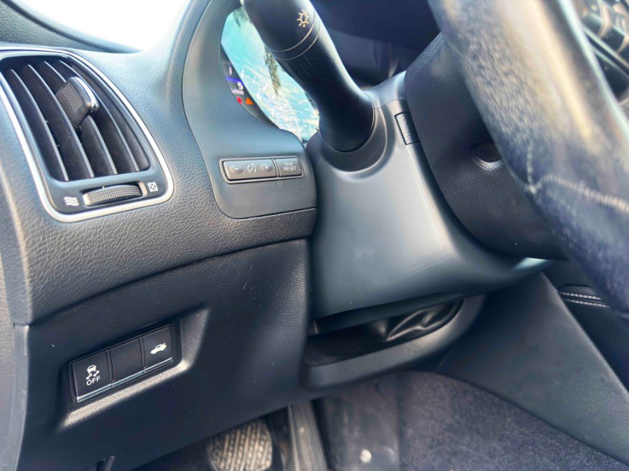 Used 2015 INFINITI Q50 Premium image 19