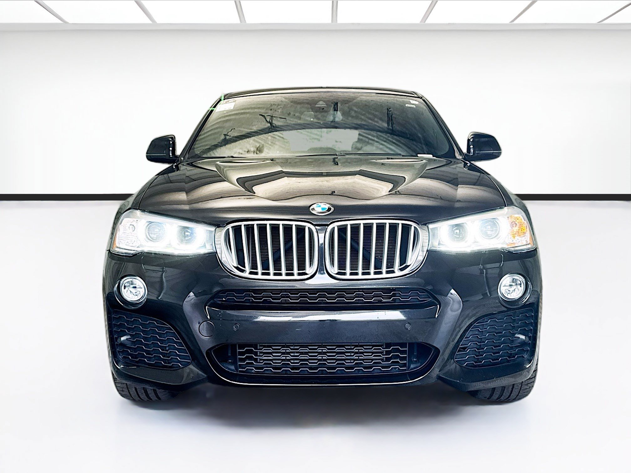 Used 2018 BMW X4 xDrive28i AWD/4WD image 2
