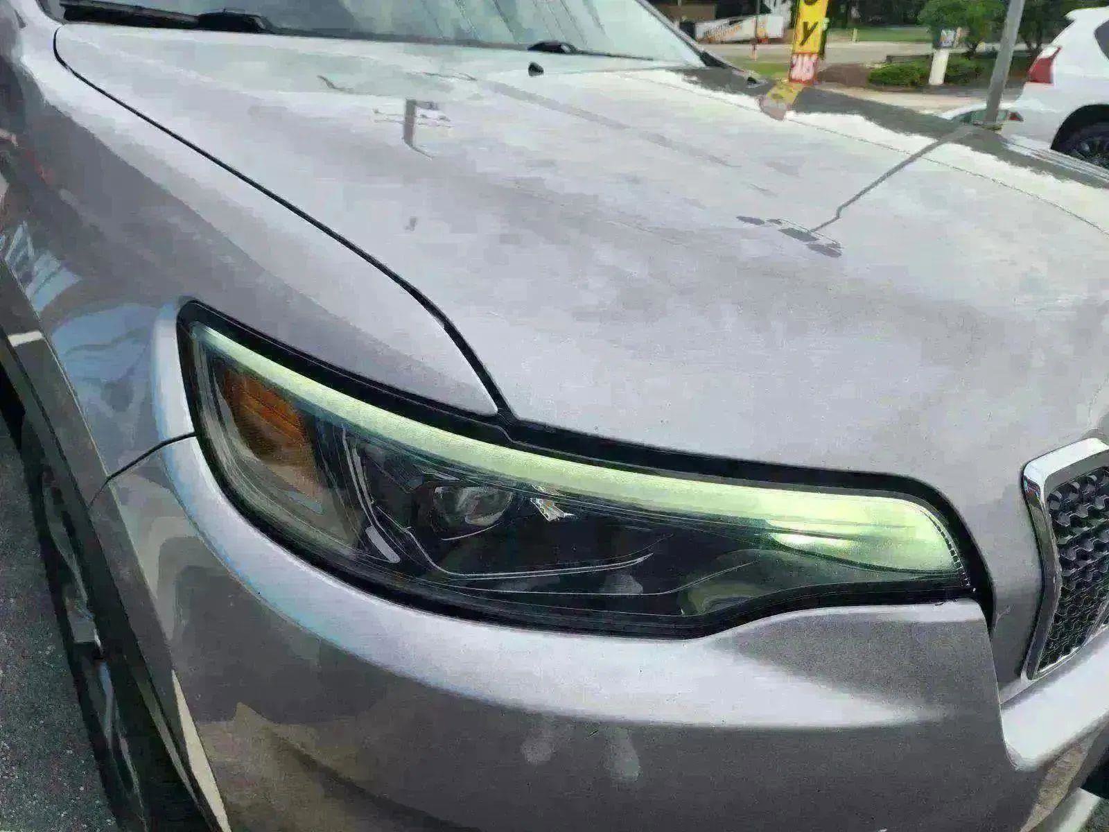 Used 2019 Jeep Cherokee Limited image 22