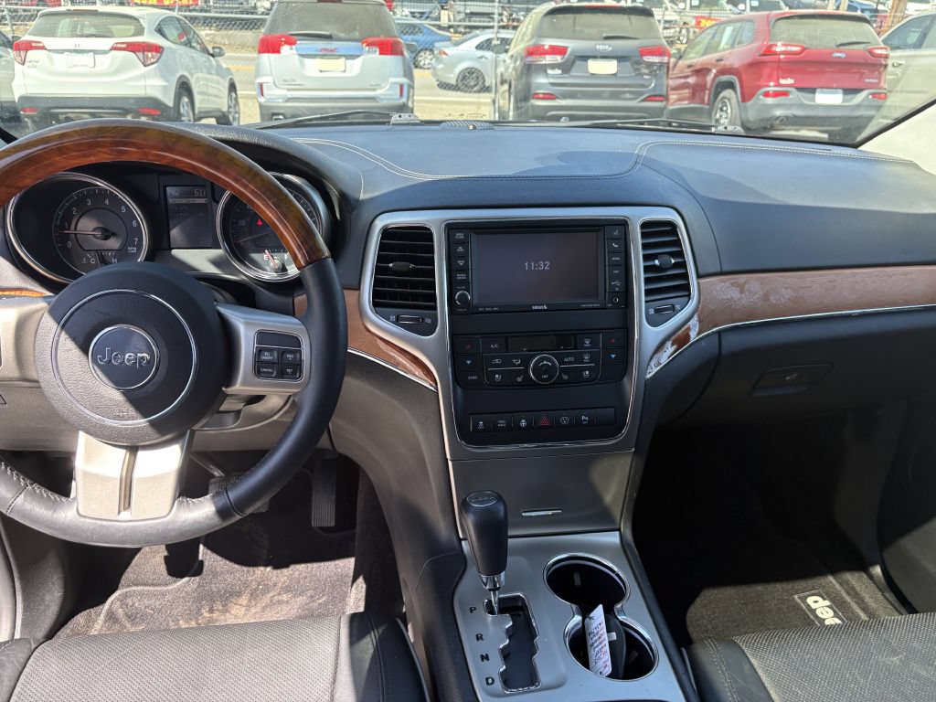 Used 2013 Jeep Grand Cherokee Overland w/ Trailer Tow Group IV RWD image 12
