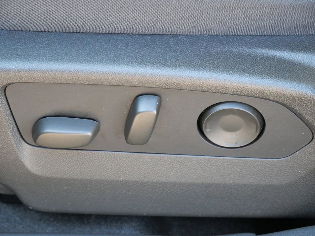 Used 2022 Buick Envision Essence w/ Technology Package I image 34