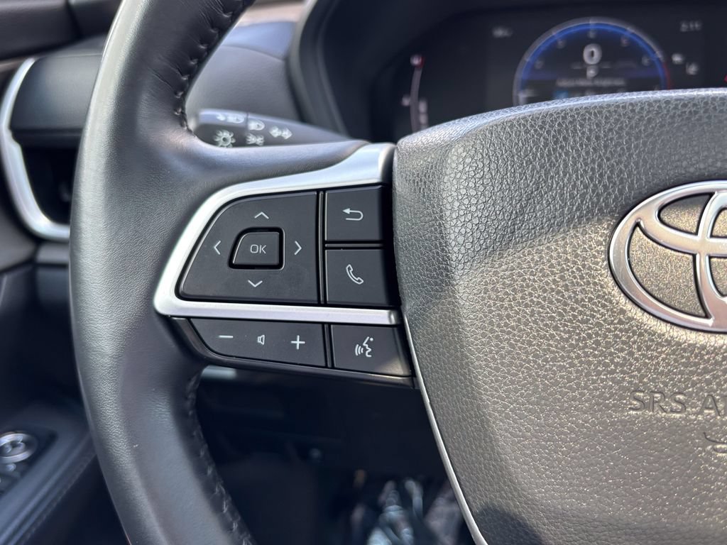 Used 2025 Toyota Grand Highlander AWD image 27