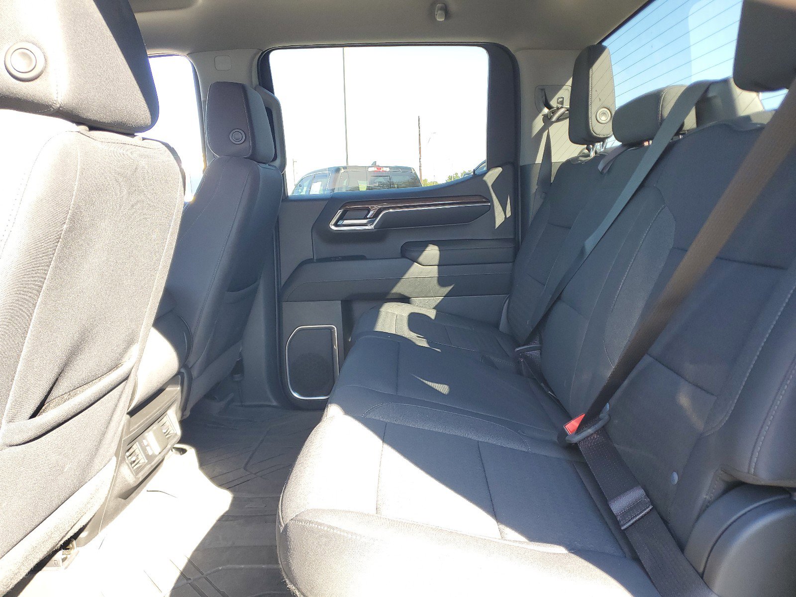 Used 2023 Chevrolet Silverado 1500 LT image 10