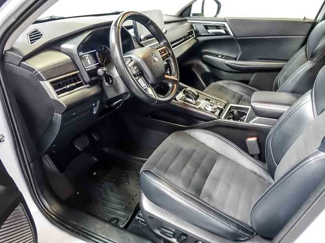 Used 2024 Mitsubishi Outlander SE AWD/4WD image 13