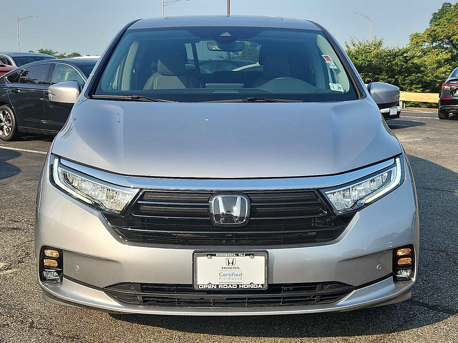 Certified 2024 Honda Odyssey Touring image 2