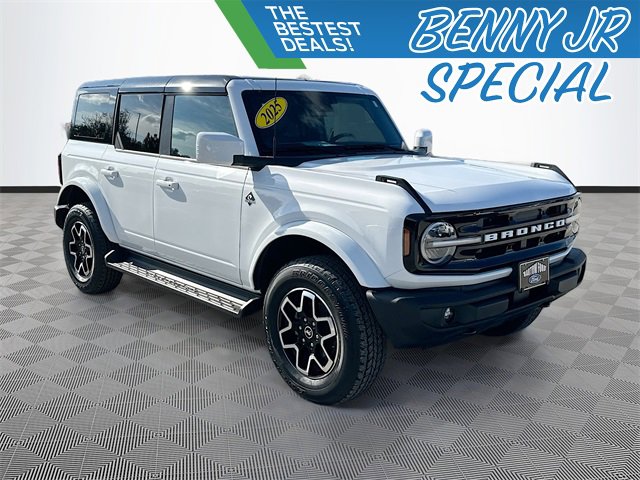 Used 2025 Ford Bronco Outer Banks image 3