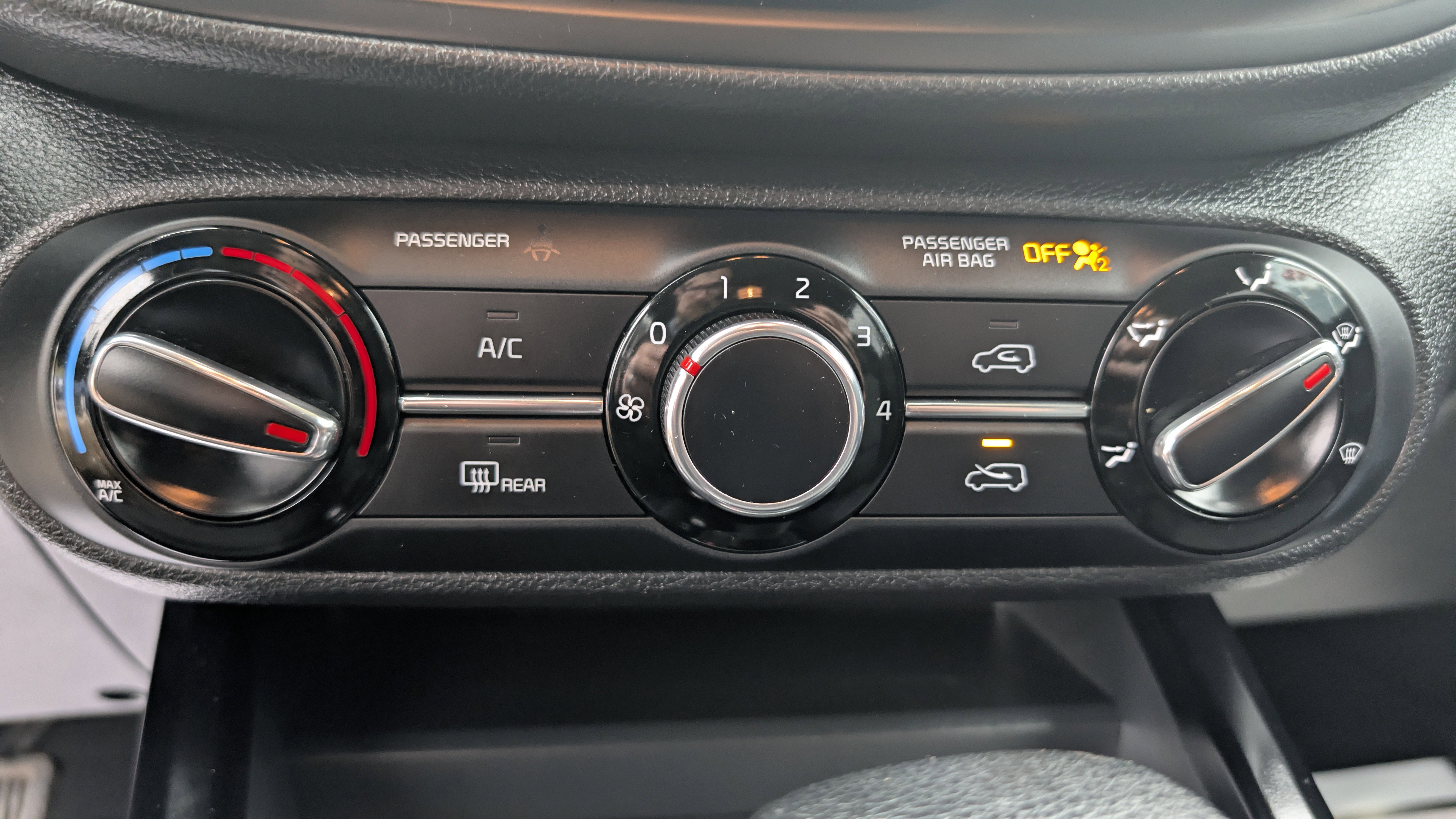 Used 2020 Kia Soul S FWD image 17