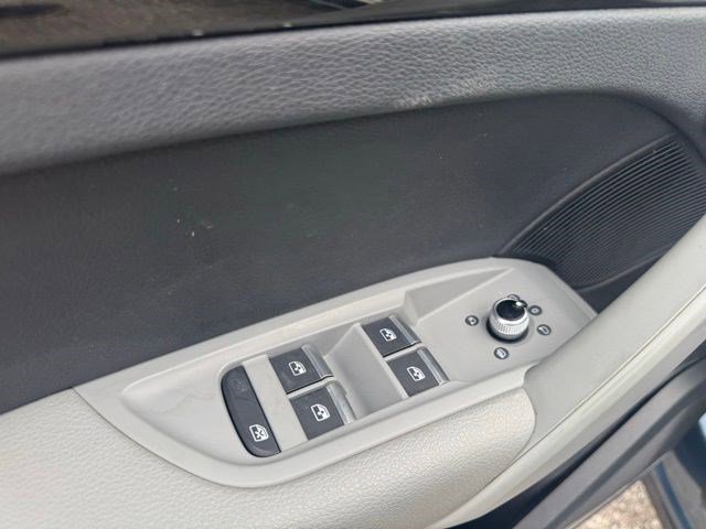 Used 2018 Audi Q5 2.0T Premium Plus w/ Premium Plus Package image 12