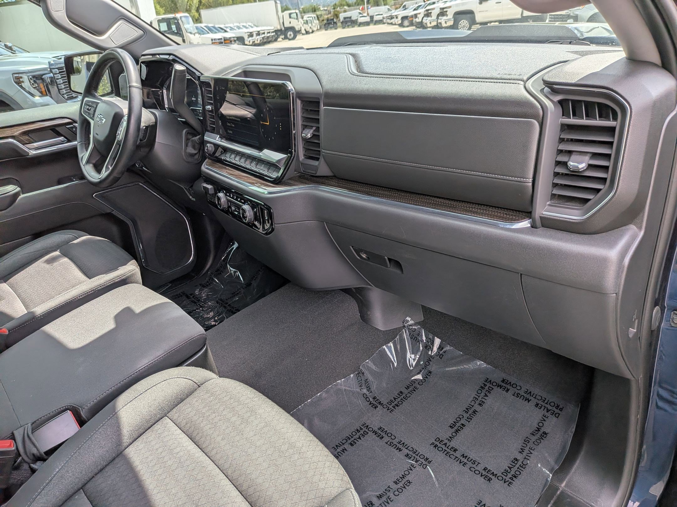 Used 2023 Chevrolet Silverado 1500 LT Trail Boss AWD/4WD image 27