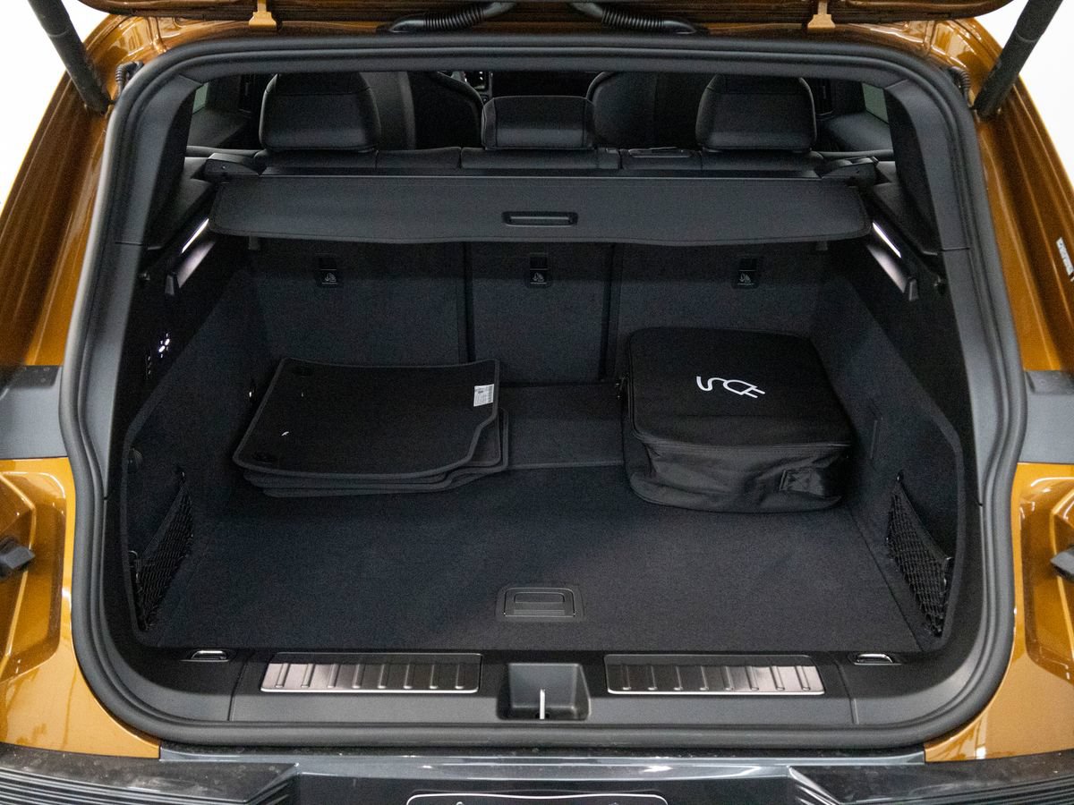 New 2026 Porsche Cayenne Electric AWD/4WD image 36