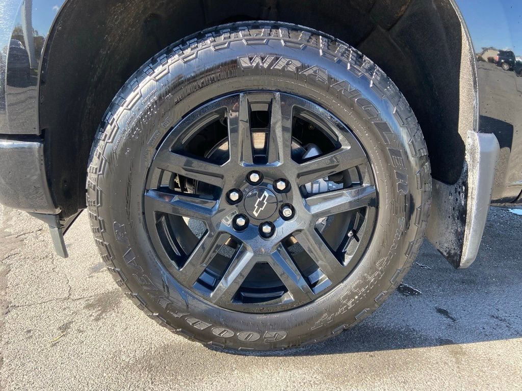 Used 2023 Chevrolet Silverado 1500 Custom image 16