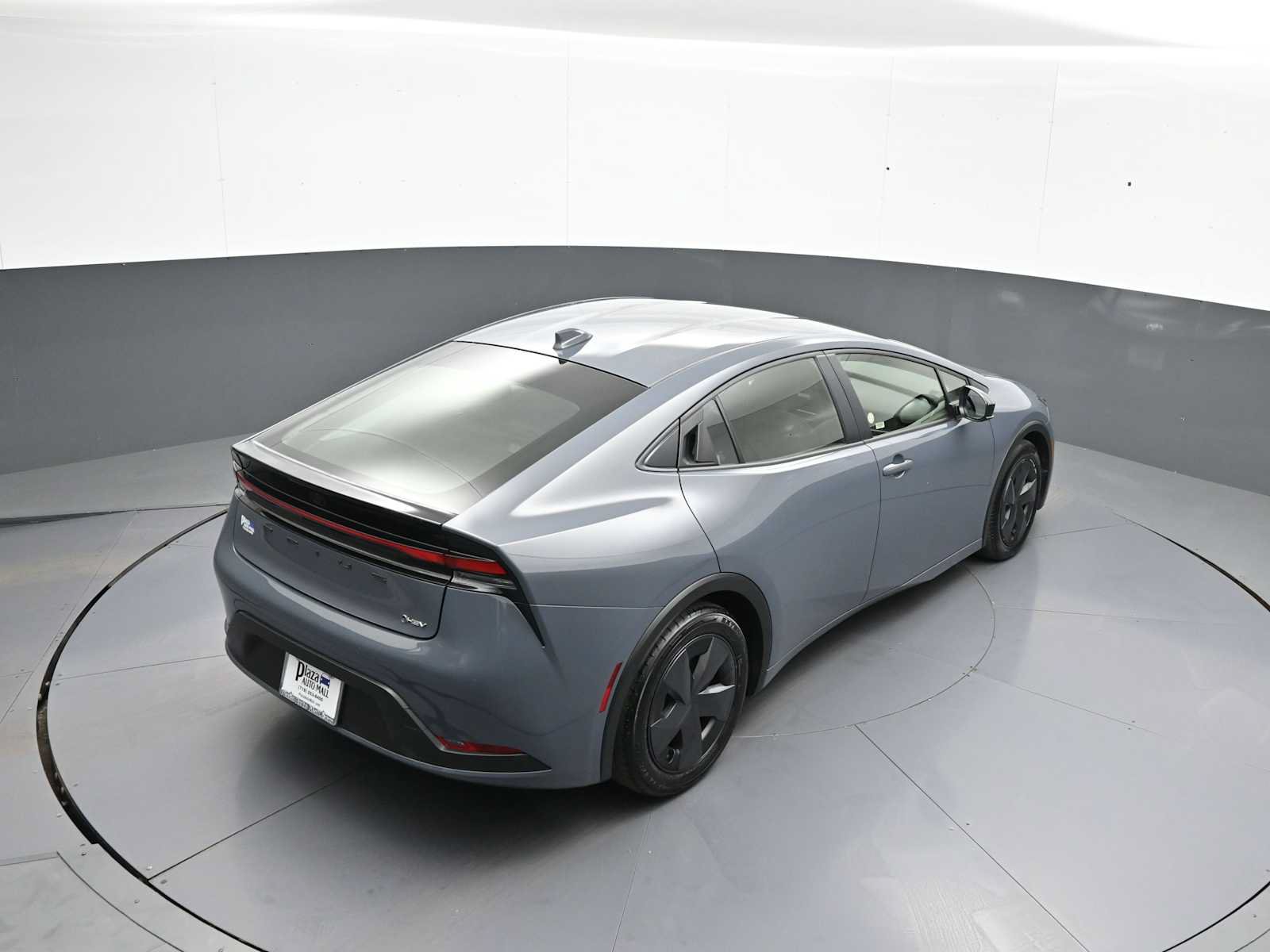 Certified 2025 Toyota Prius LE FWD image 37