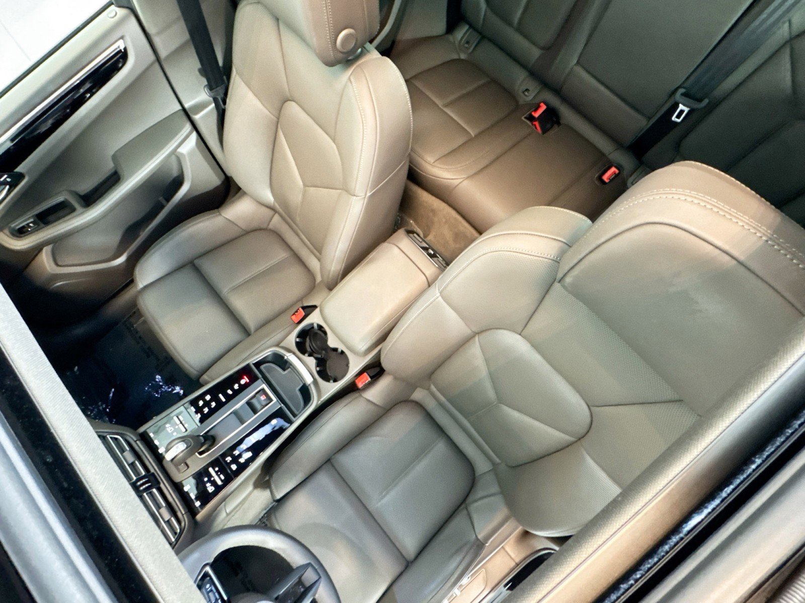 Certified 2025 Porsche Macan image 19