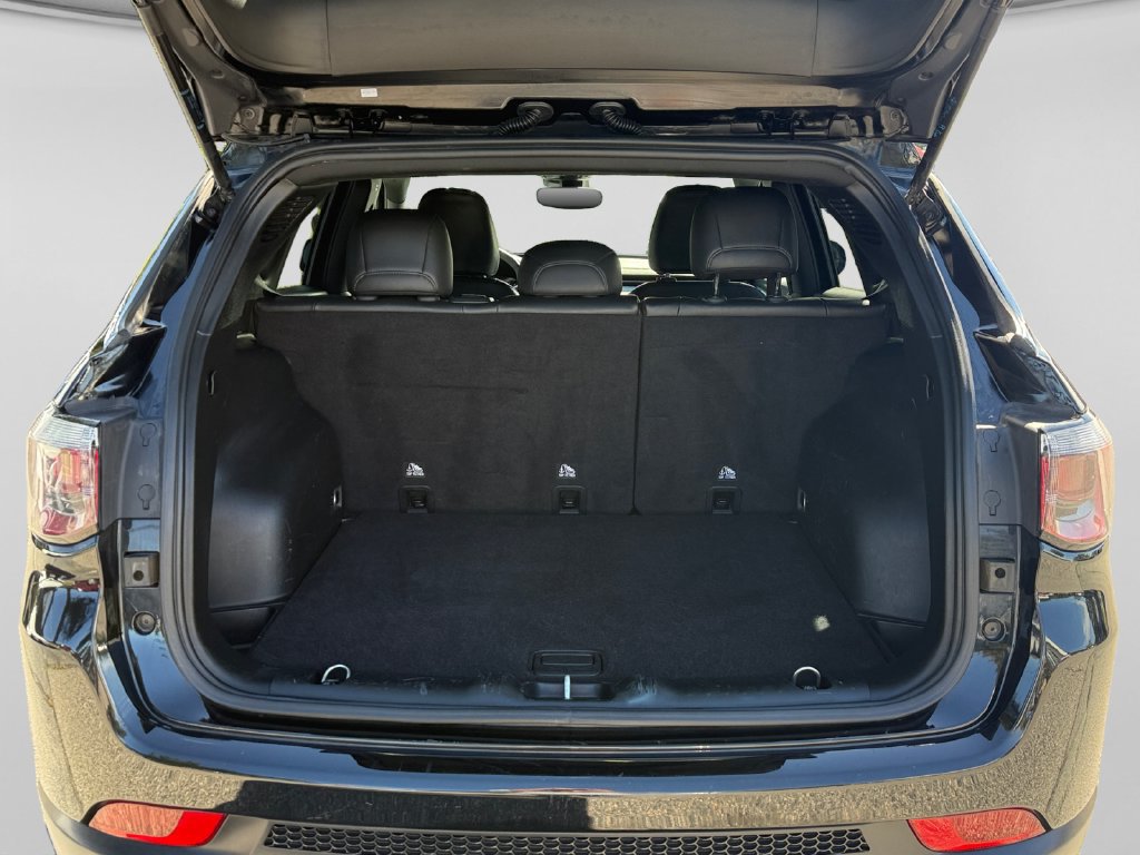 Used 2024 Jeep Compass Latitude AWD/4WD image 18