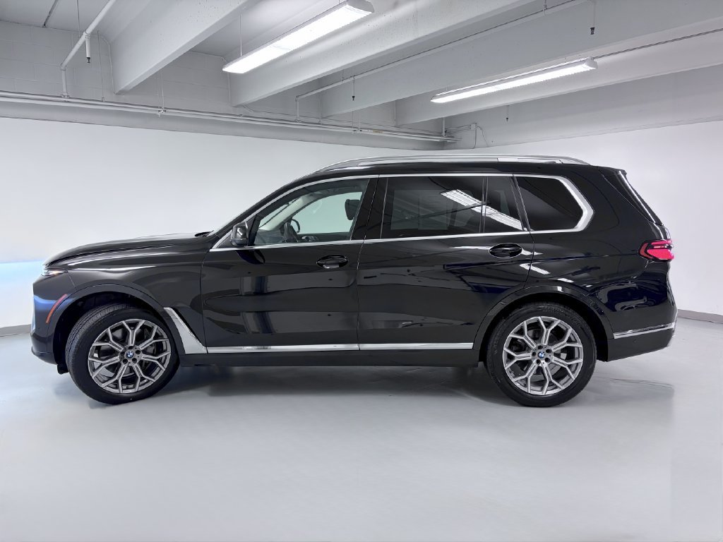 Used 2023 BMW X7 xDrive40i w/ Premium Package AWD/4WD image 4