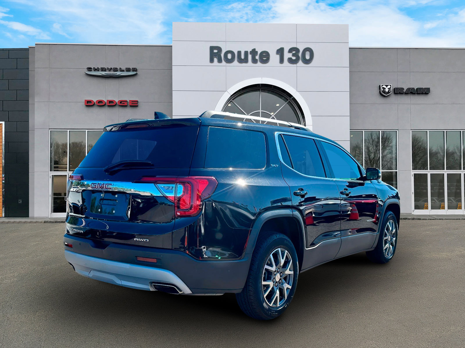 Used 2022 GMC Acadia SLT w/ Technology Package image 4