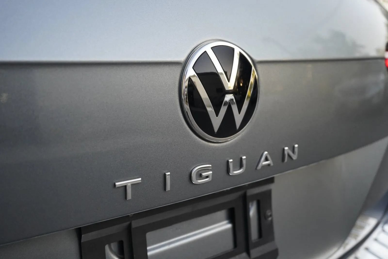 Used 2022 Volkswagen Tiguan SEL R-Line AWD/4WD image 13