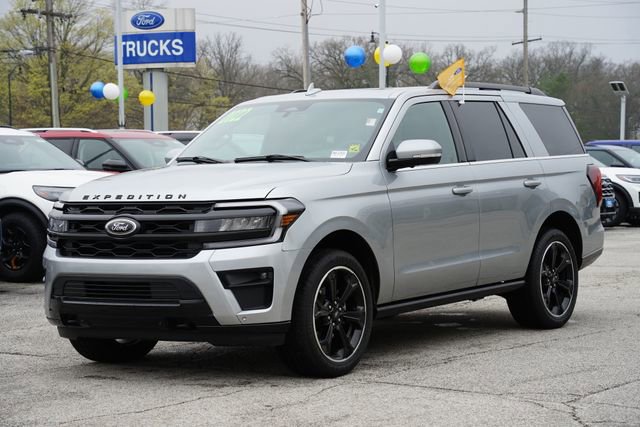 Certified 2022 Ford Expedition Limited image 3