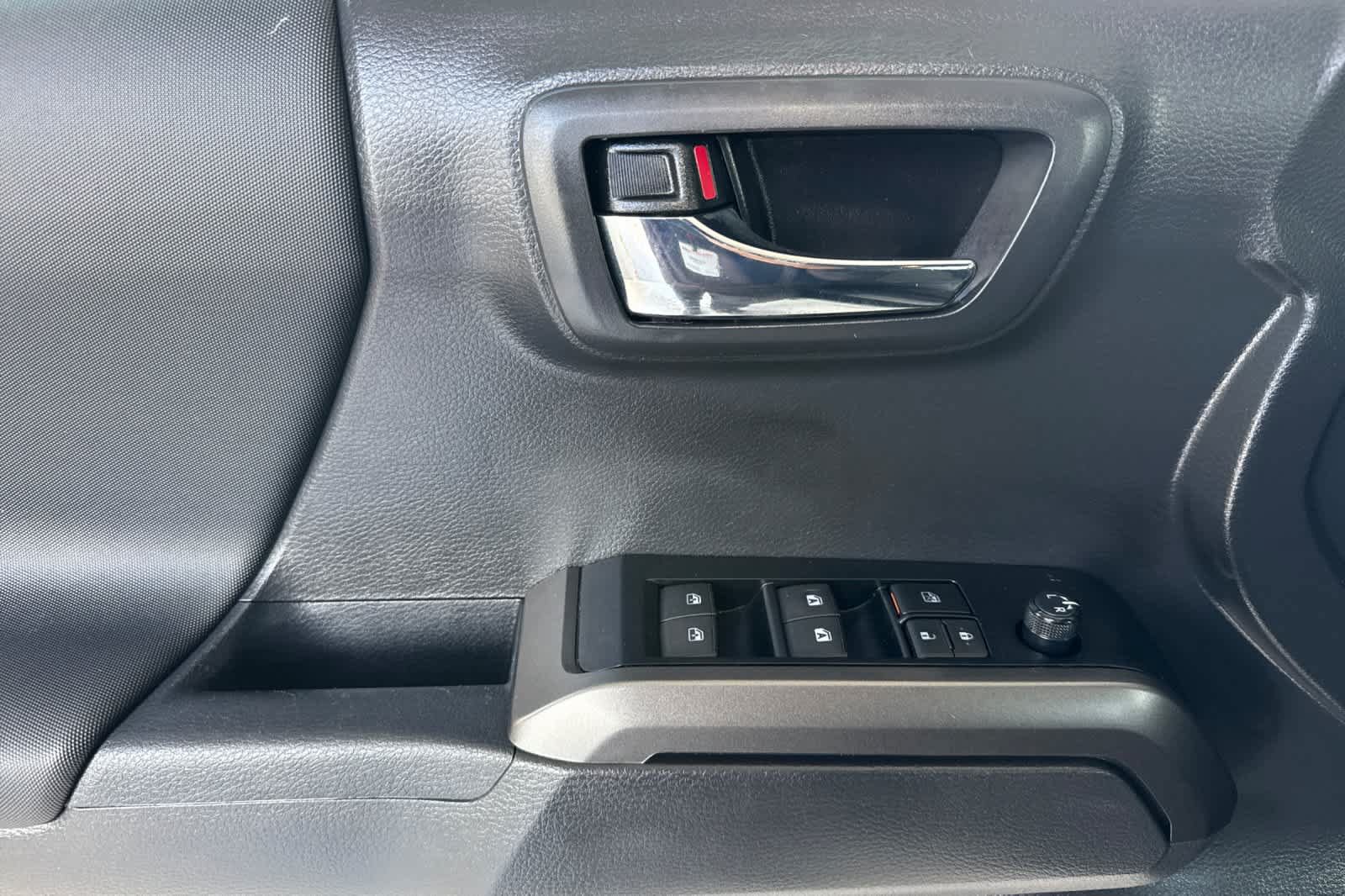 Used 2023 Toyota Tacoma TRD Off-Road AWD/4WD image 12