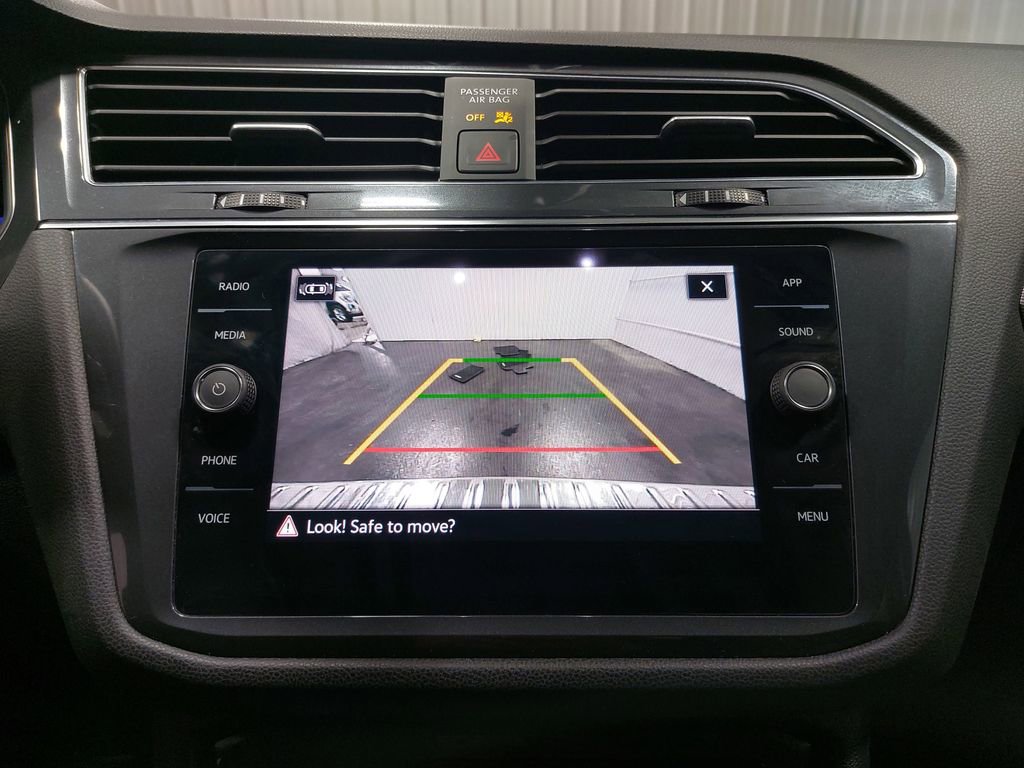 Used 2022 Volkswagen Tiguan SE image 24
