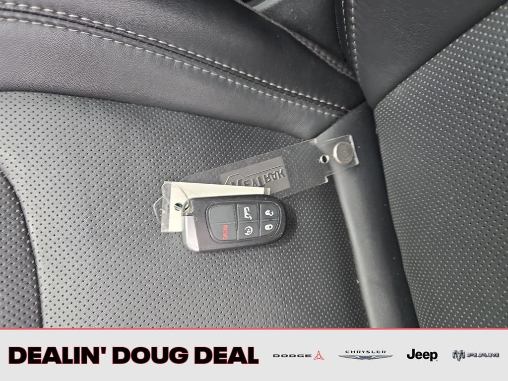 Used 2023 Jeep Cherokee Altitude Lux AWD/4WD image 29