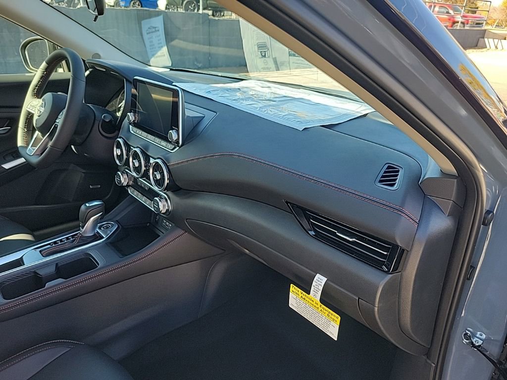 New 2025 Nissan Sentra SR w/ SR Premium Package FWD image 38