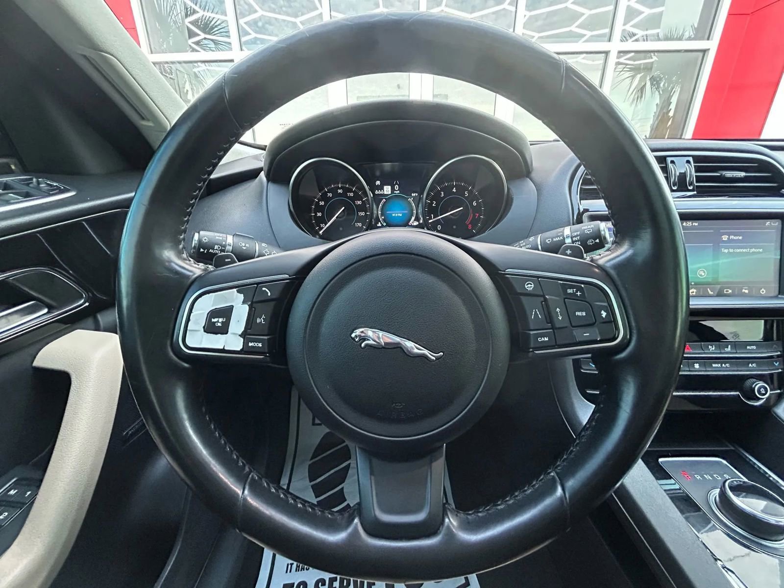 Used 2020 Jaguar F-PACE Premium image 11
