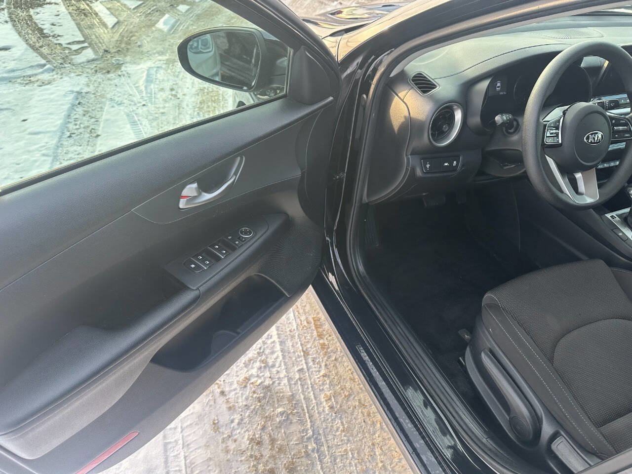 Used 2019 Kia Forte LXS image 9