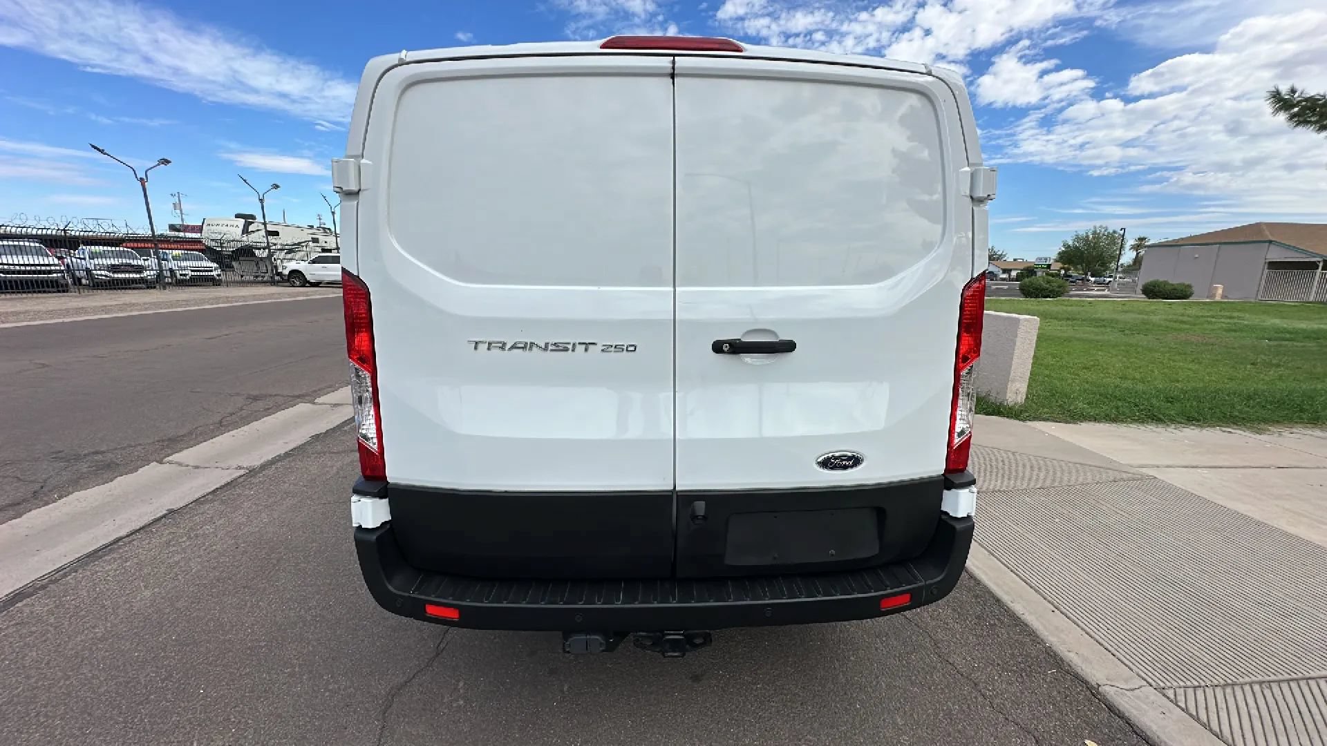 Used 2023 Ford Transit 250 Low Roof RWD image 3