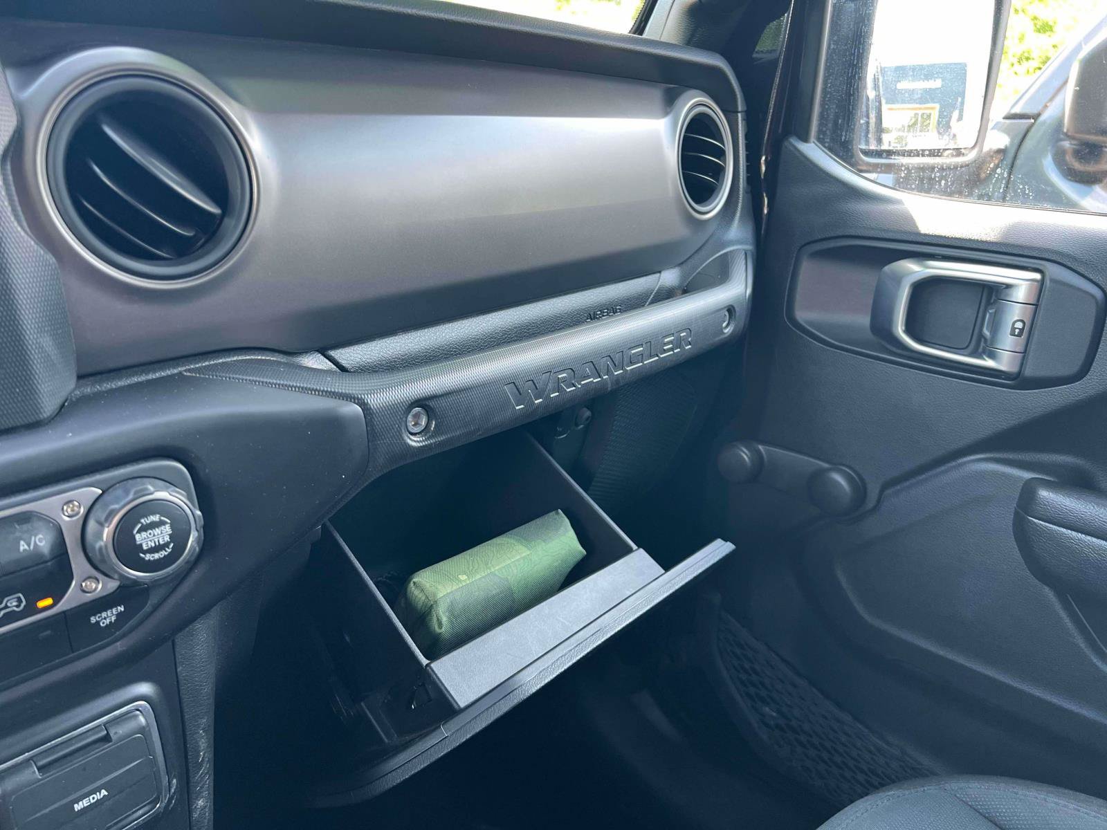 Used 2022 Jeep Wrangler Unlimited Sport AWD/4WD image 10