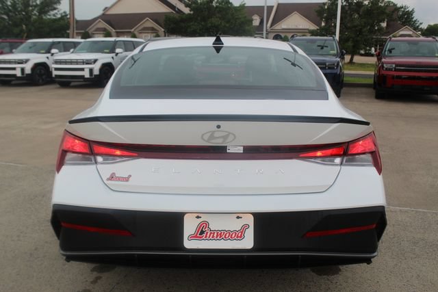 Used 2026 Hyundai Elantra Sport FWD image 4