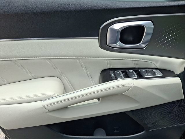 Certified 2023 Kia Sorento SX FWD image 14