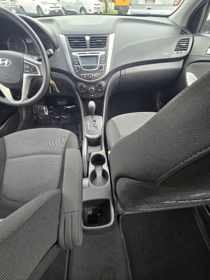 Used 2013 Hyundai Accent GS FWD image 27