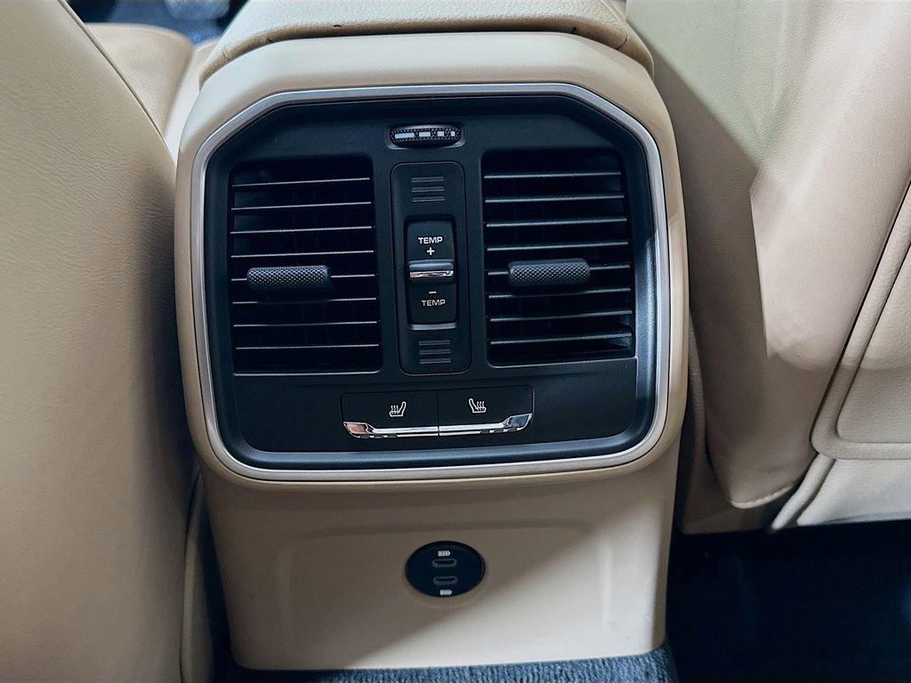 Certified 2023 Porsche Macan image 27