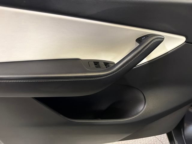 Used 2022 Tesla Model Y Performance AWD/4WD image 24