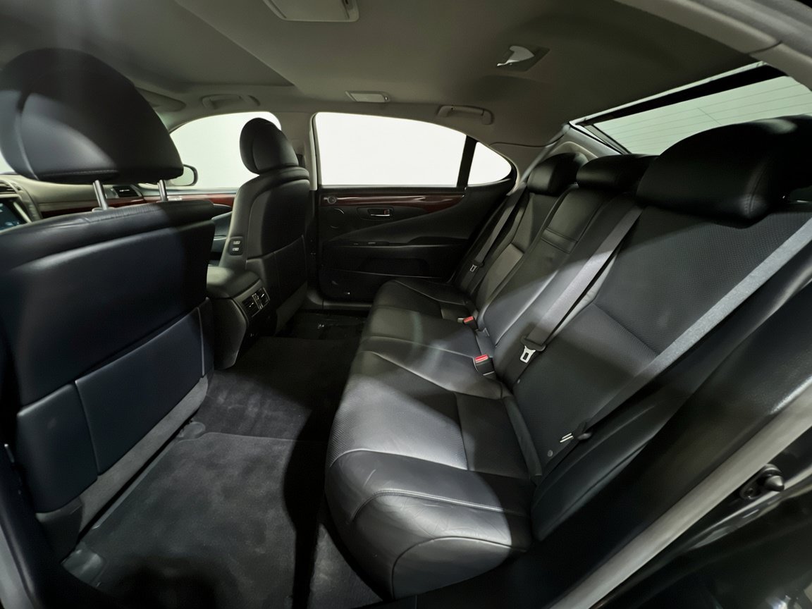 Used 2009 Lexus LS 460 L w/ Preferred Accessory Pkg RWD image 19