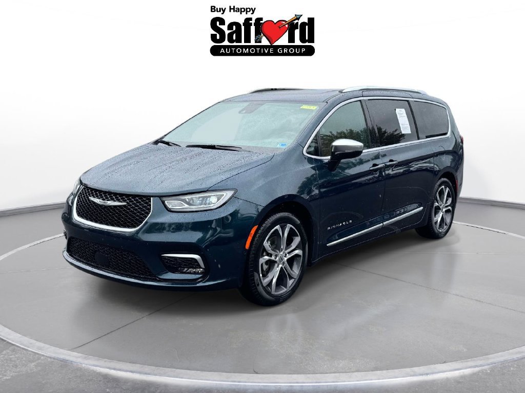 Used 2025 Chrysler Pacifica Pinnacle