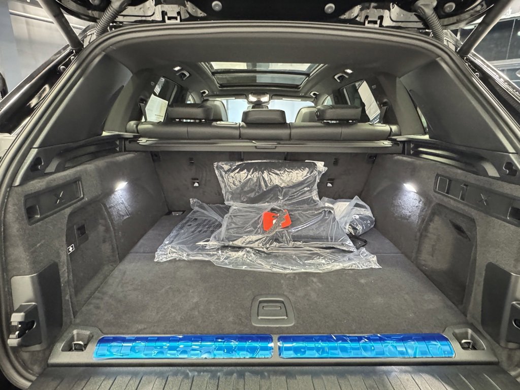 Used 2026 BMW X5 xDrive50e w/ Climate Comfort Package image 28
