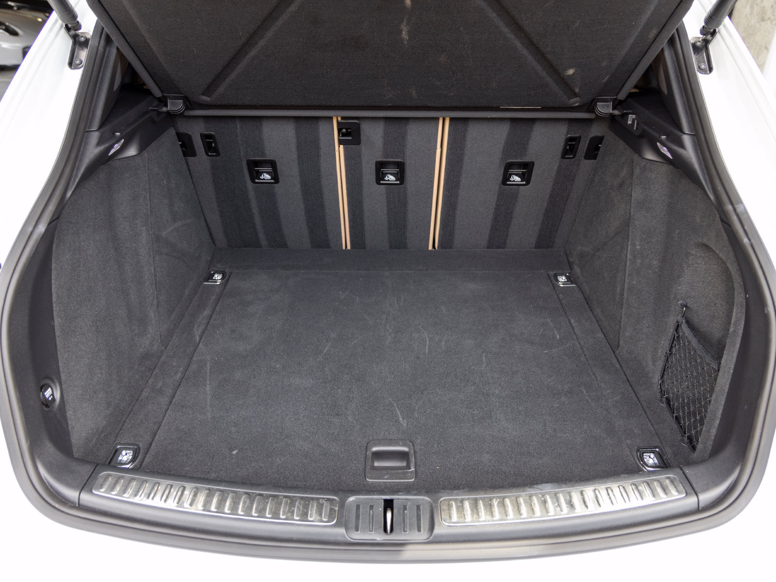 Certified 2021 Porsche Macan AWD/4WD image 56