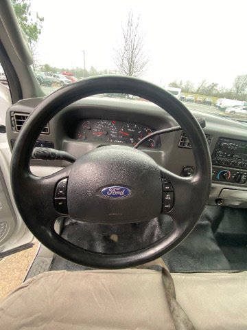 Used 2004 Ford F350 Lariat RWD image 9