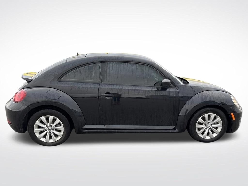 Used 2018 Volkswagen Beetle 2.0T S FWD image 15